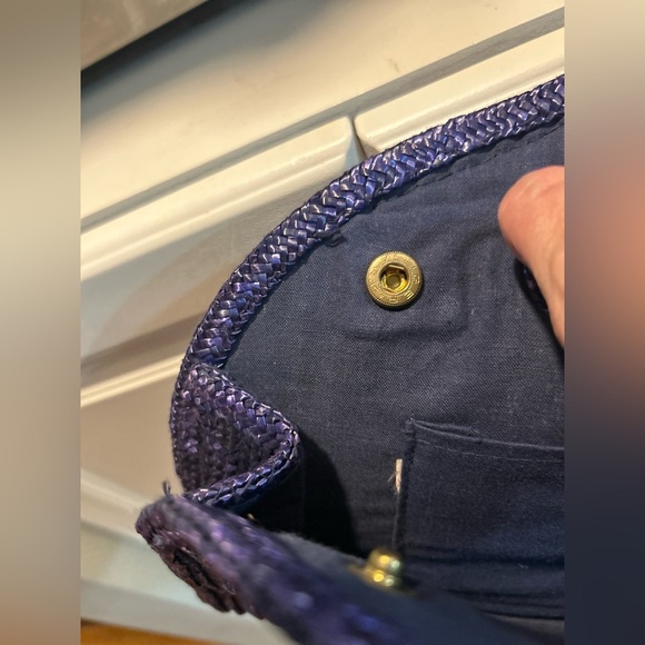 ❤️ 3/$15❤️ Straw clutch - Picture 3 of 8